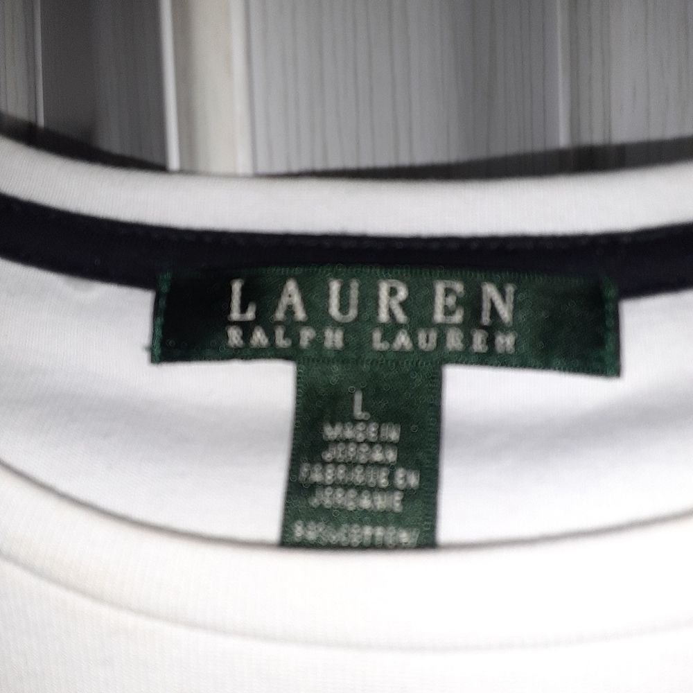 White long sleeves top